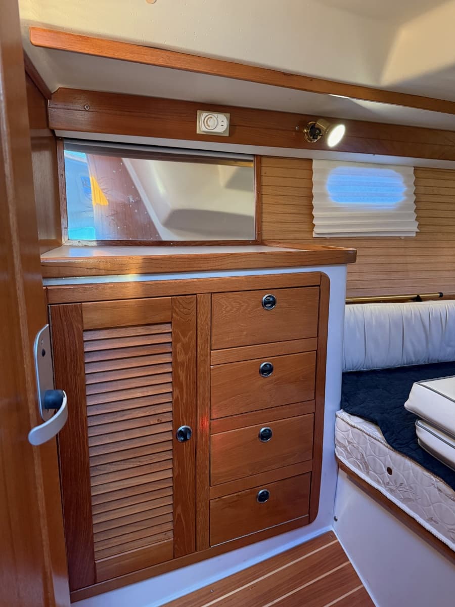 2001 Catalina 42 MkII - Photo 46