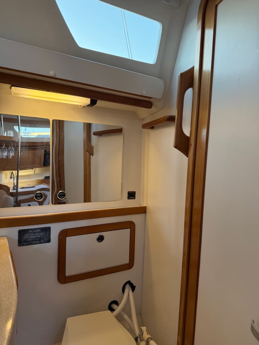 2001 Catalina 42 MkII - Photo 45