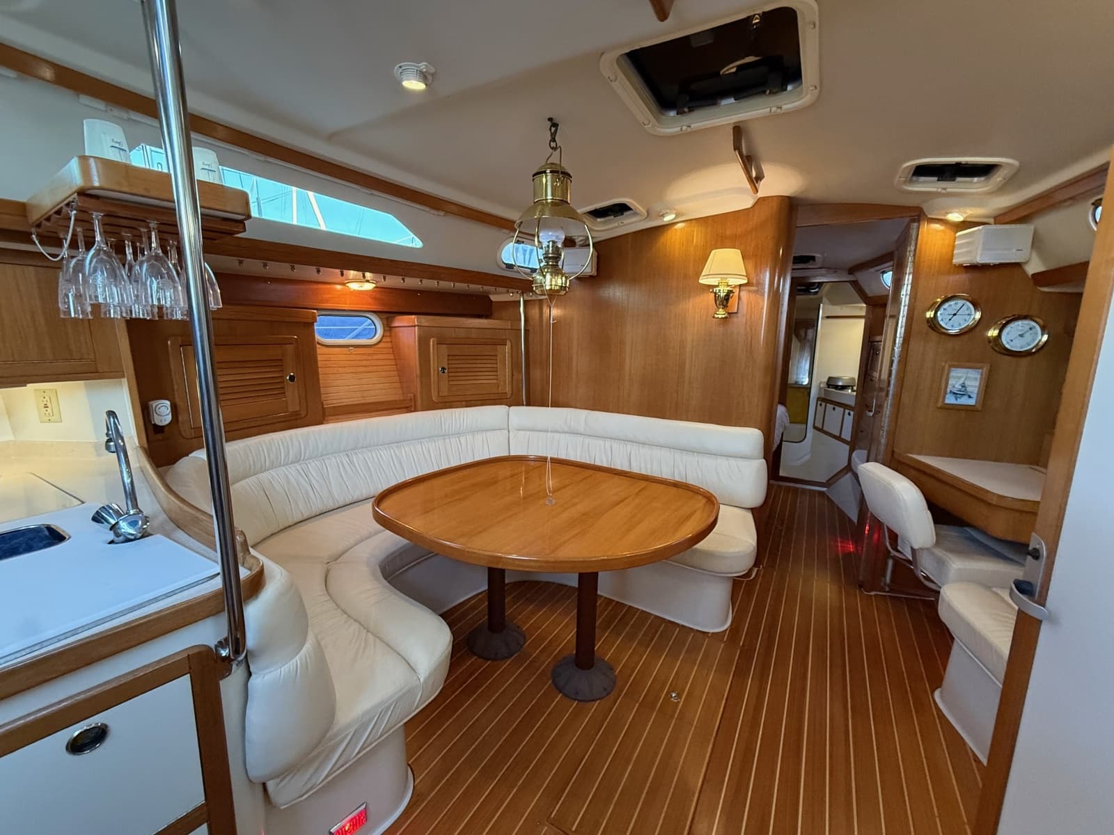 2001 Catalina 42 MkII - Photo 34
