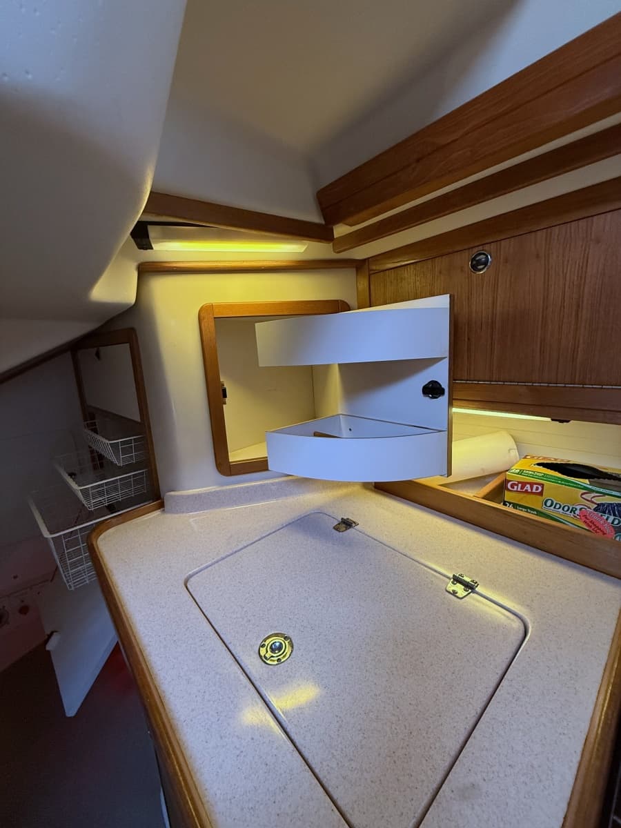 2001 Catalina 42 MkII - Photo 26