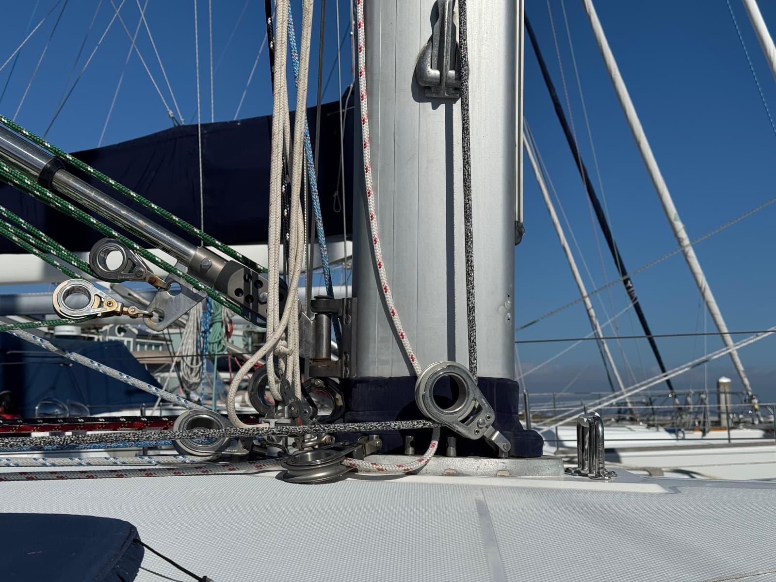 2001 Catalina 42 MkII - Photo 14