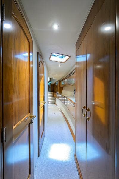 2004 Sea Force IX 82 Enclosed Bridge - Photo 29