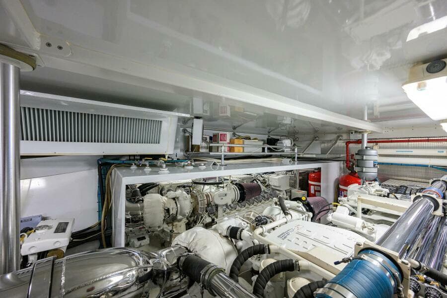 2004 Sea Force IX 82 Enclosed Bridge - Photo 65