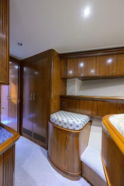 2004 Sea Force IX 82 Enclosed Bridge - Photo 40