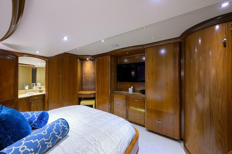 2004 Sea Force IX 82 Enclosed Bridge - Photo 31