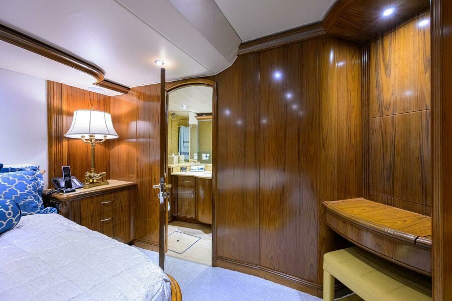 2004 Sea Force IX 82 Enclosed Bridge - Photo 34