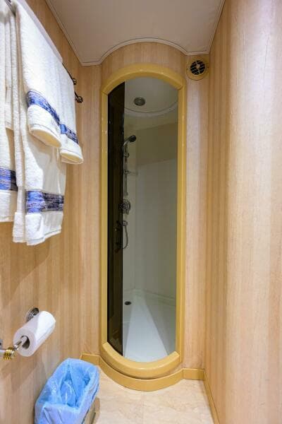 2004 Sea Force IX 82 Enclosed Bridge - Photo 44
