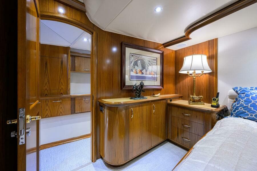 2004 Sea Force IX 82 Enclosed Bridge - Photo 33