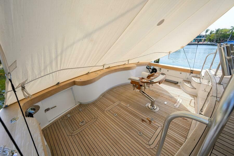 2004 Sea Force IX 82 Enclosed Bridge - Photo 15