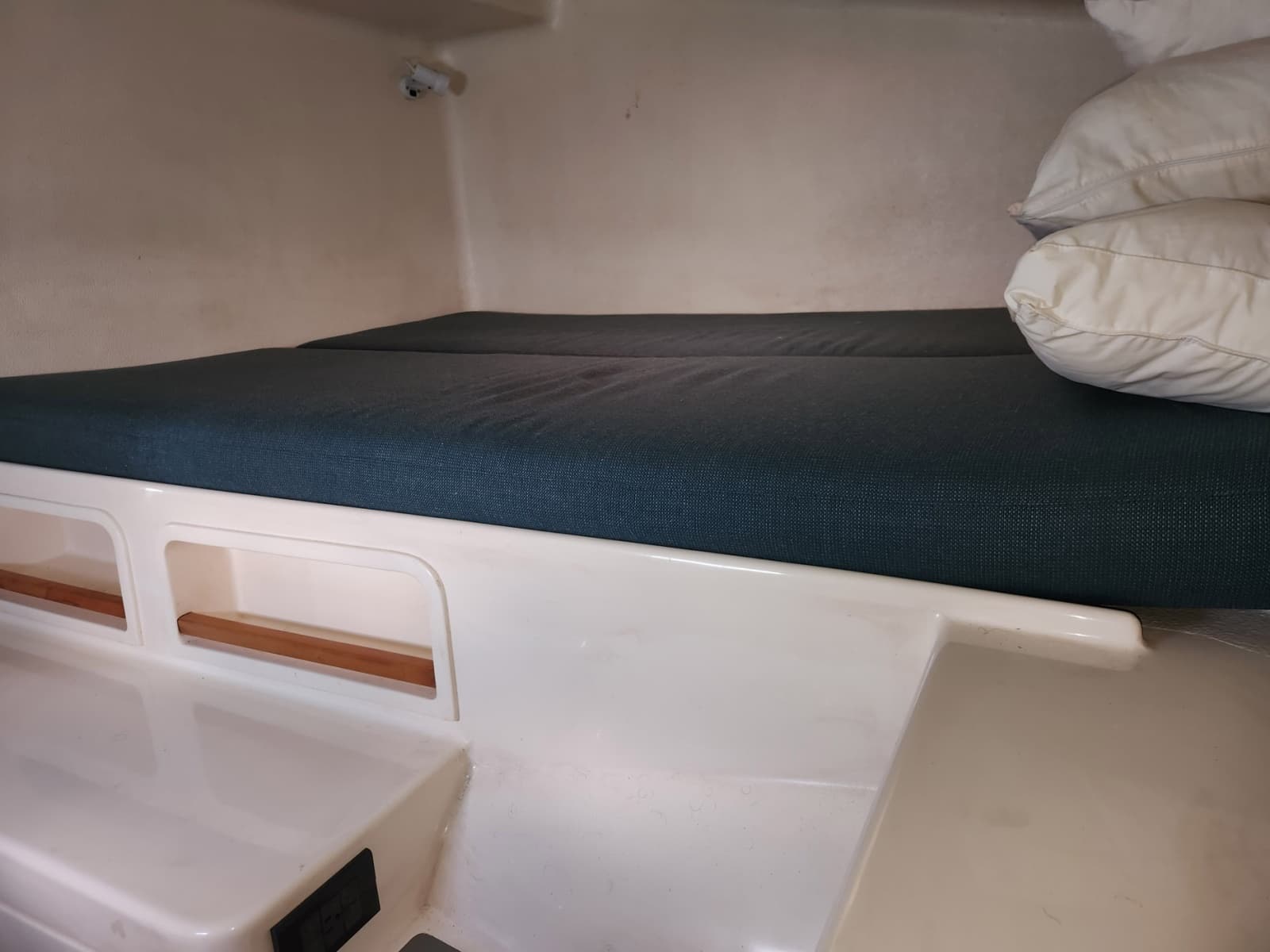 1999 Voyage Yachts Norseman 430 - Photo 23