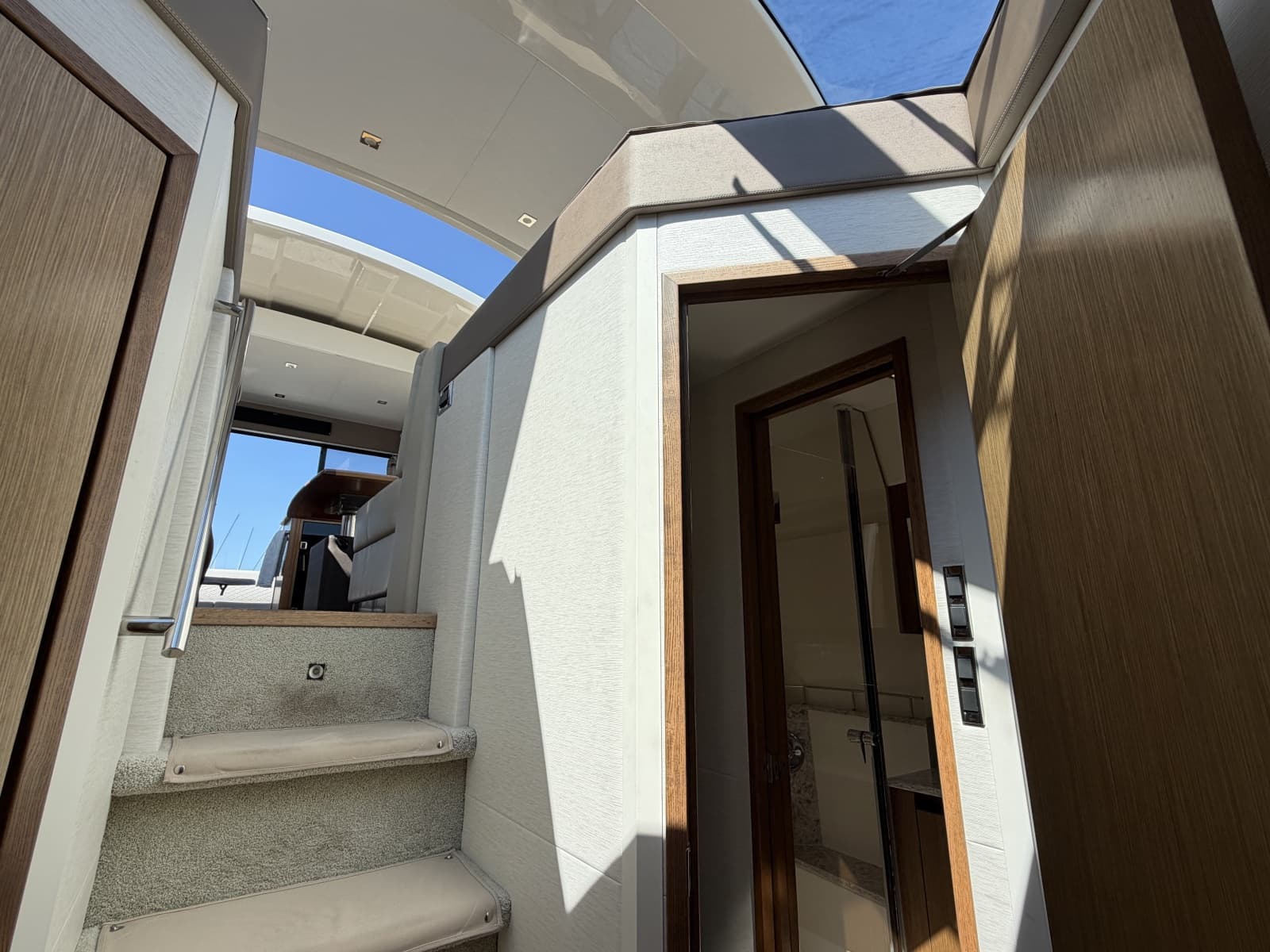 2017 Sea Ray 460 Sundancer - Photo 27
