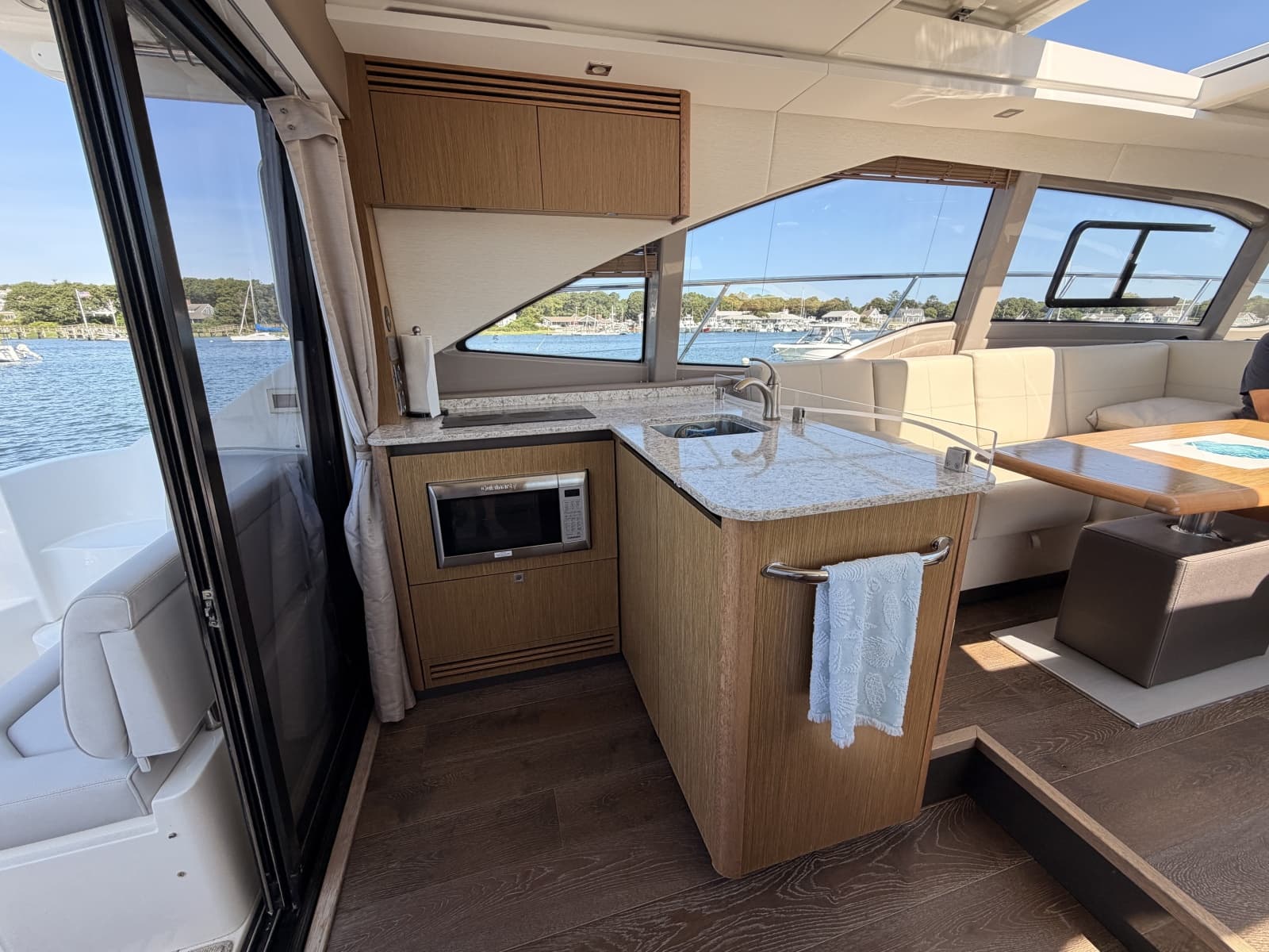 2017 Sea Ray 460 Sundancer - Photo 30