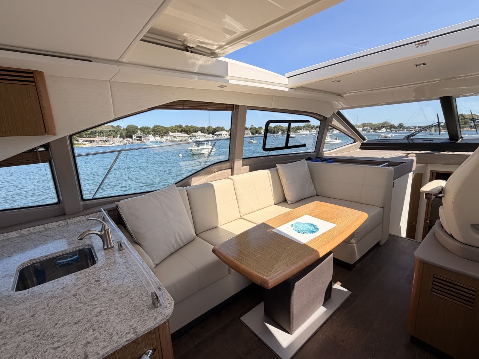 2017 Sea Ray 460 Sundancer - Photo 31