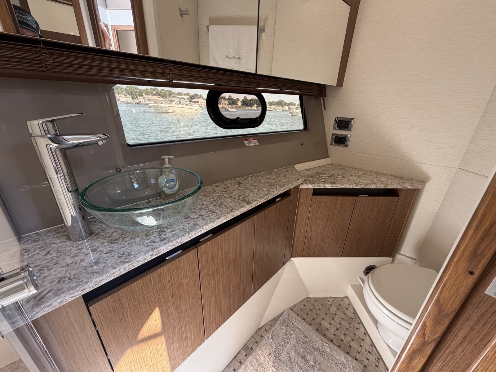 2017 Sea Ray 460 Sundancer - Photo 15