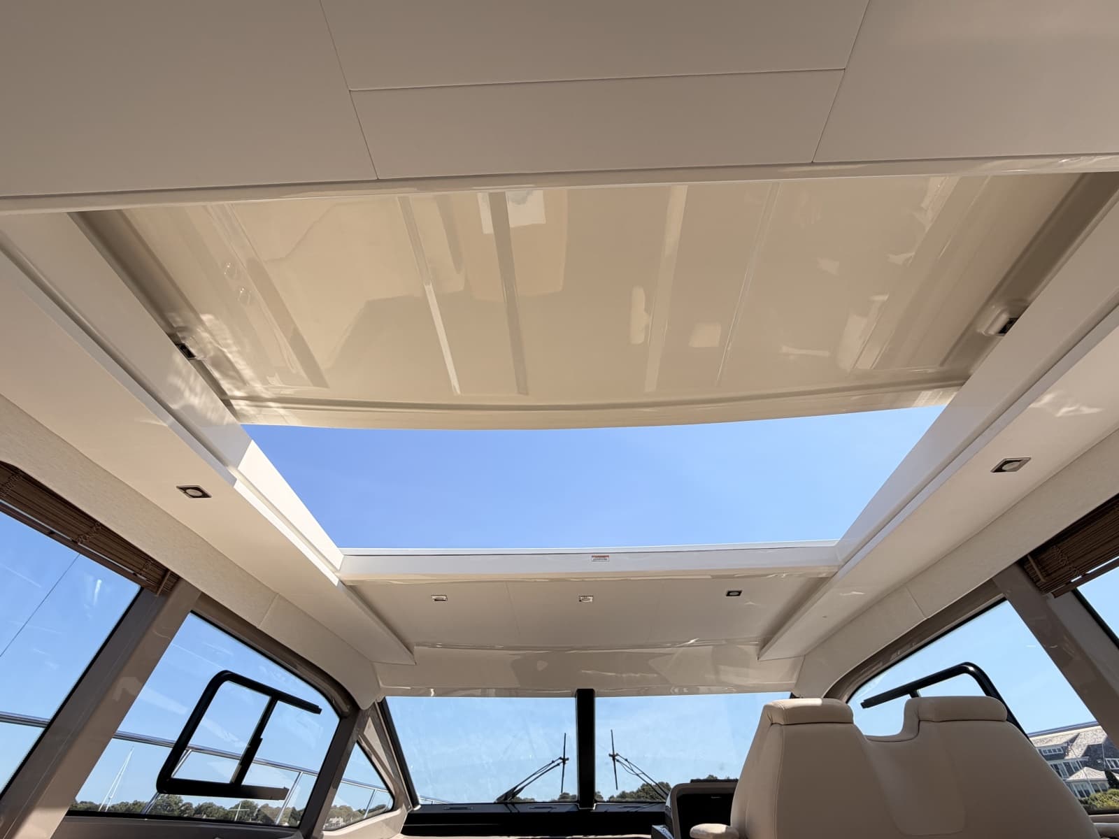 2017 Sea Ray 460 Sundancer - Photo 32