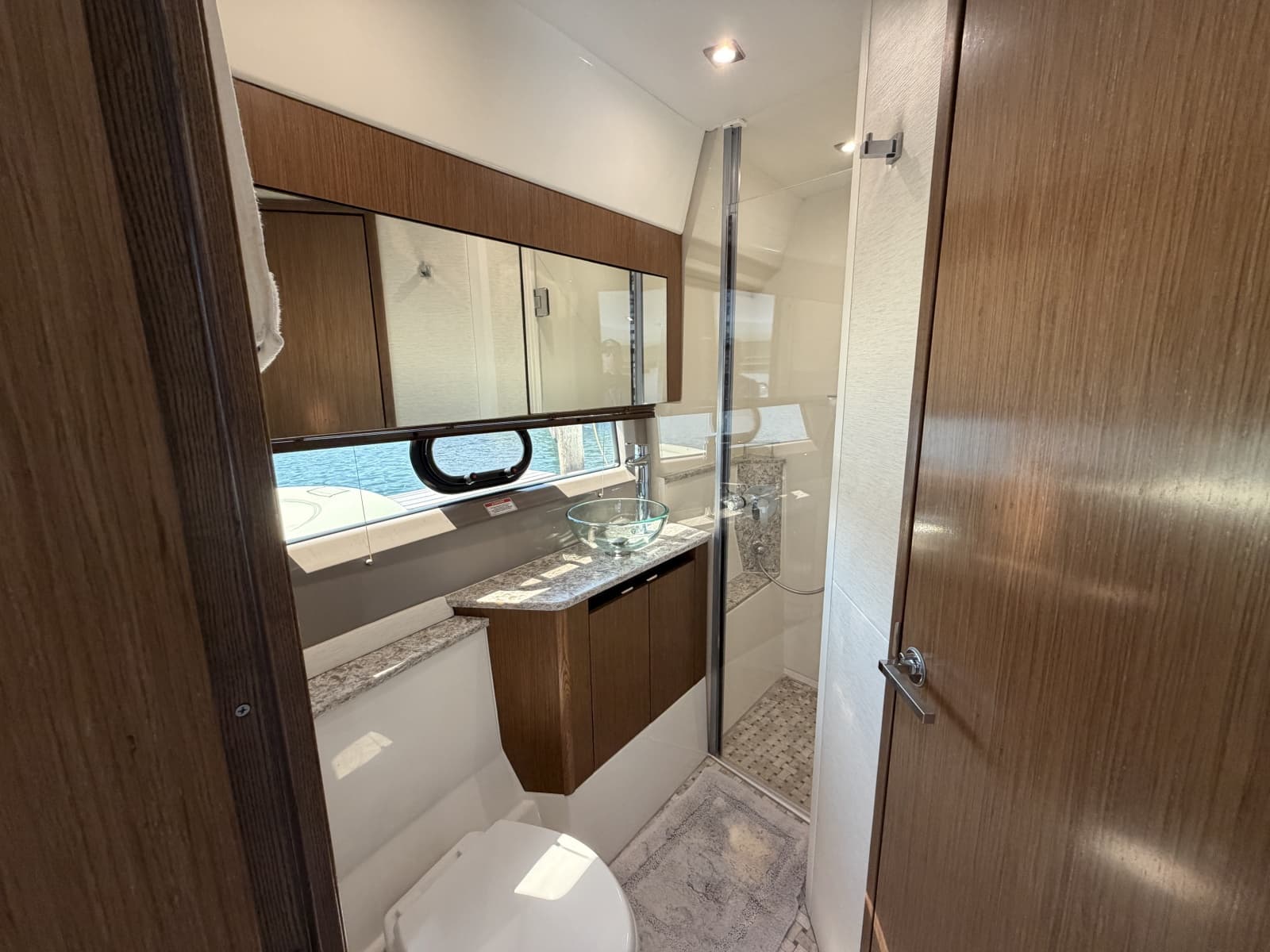 2017 Sea Ray 460 Sundancer - Photo 25