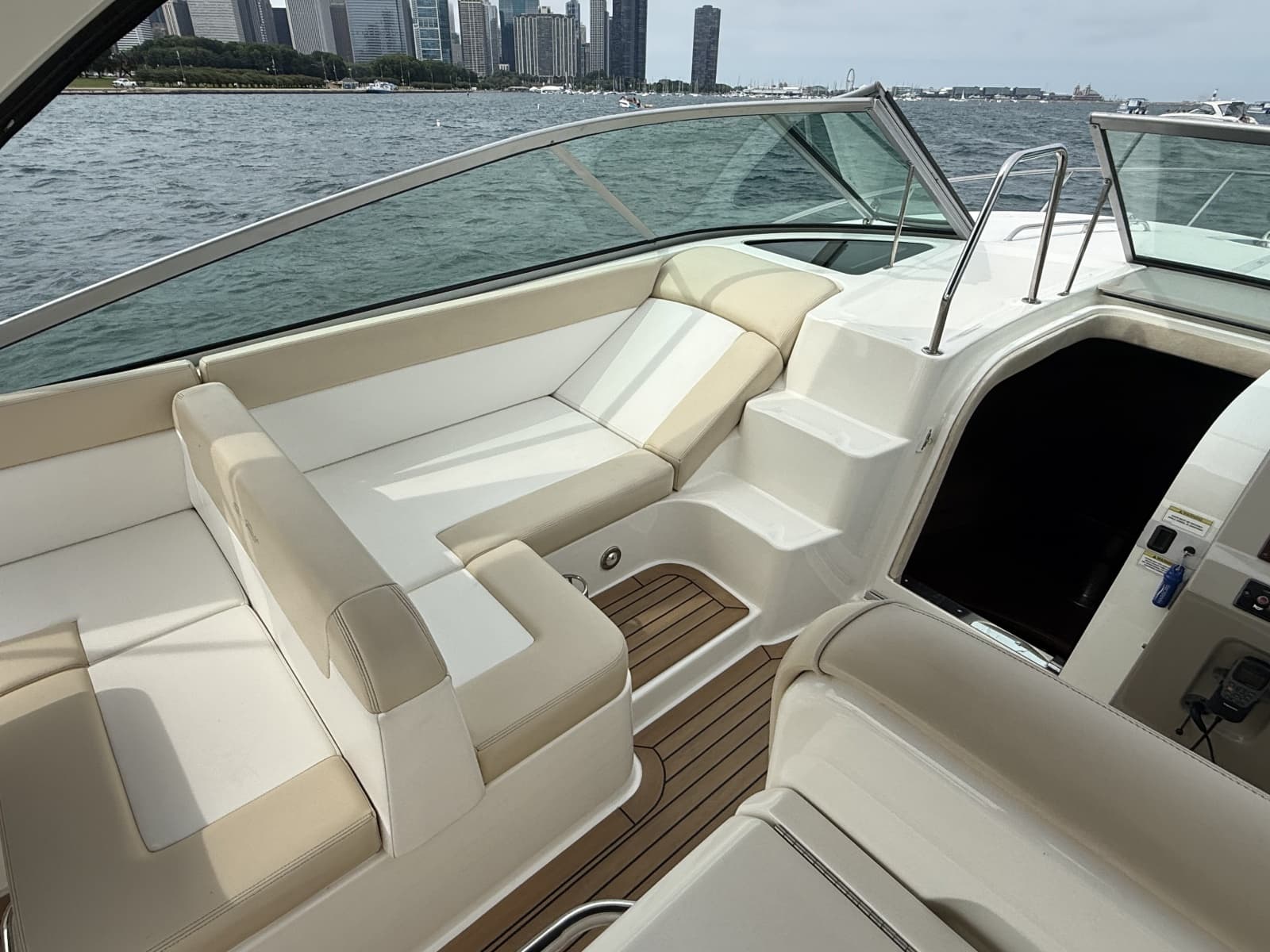 2013 Sea Ray 370 Venture - Photo 14