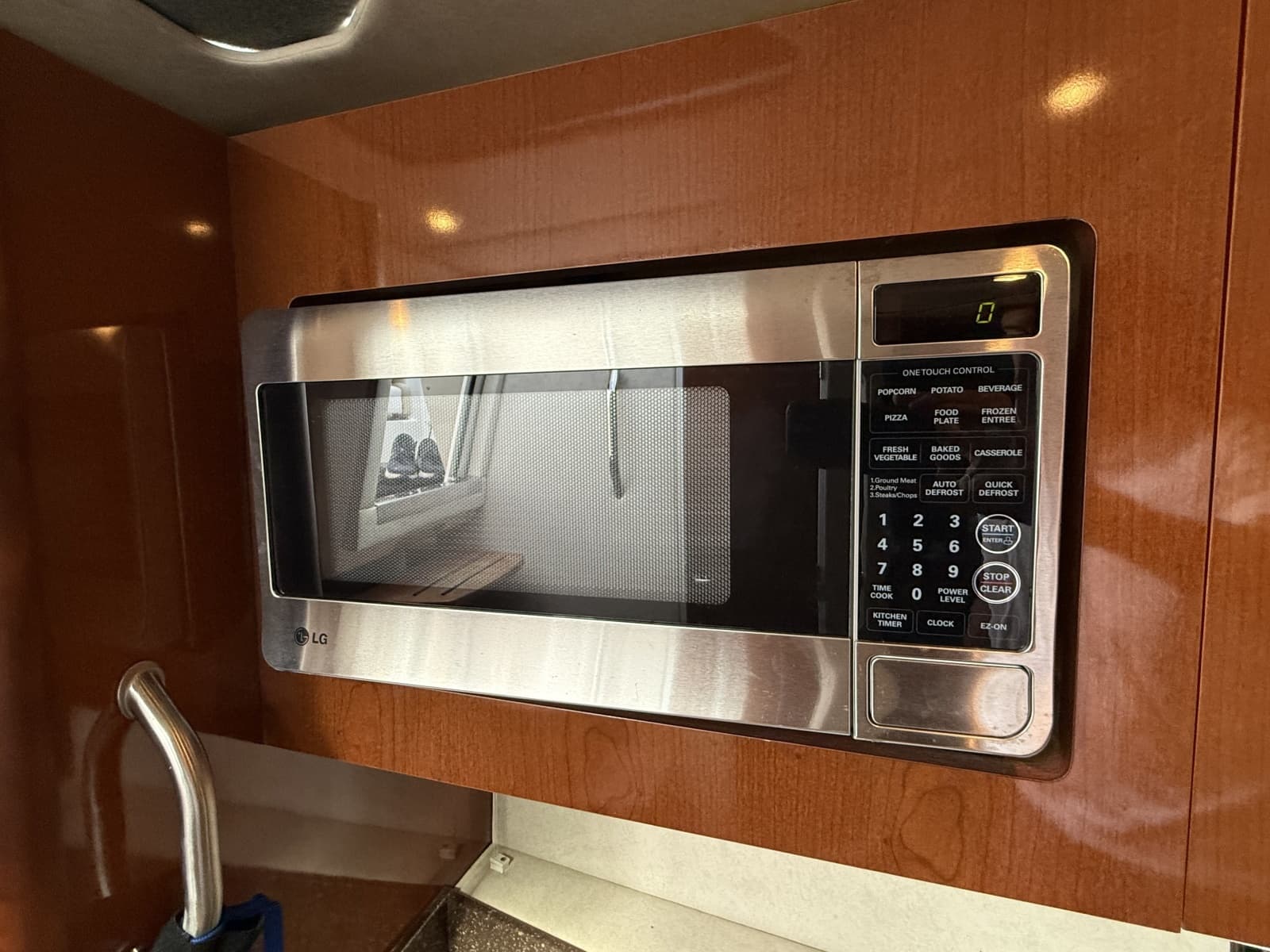 2013 Sea Ray 370 Venture - Photo 31