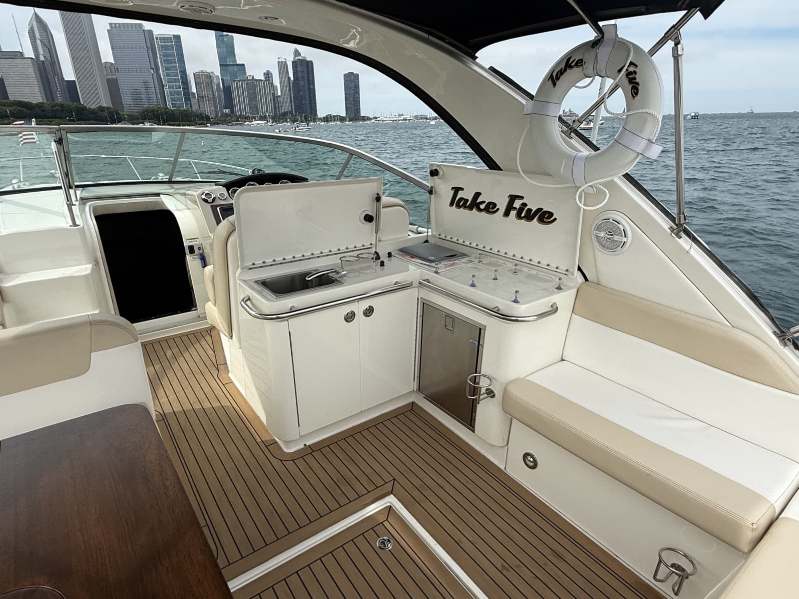 2013 Sea Ray 370 Venture - Photo 9