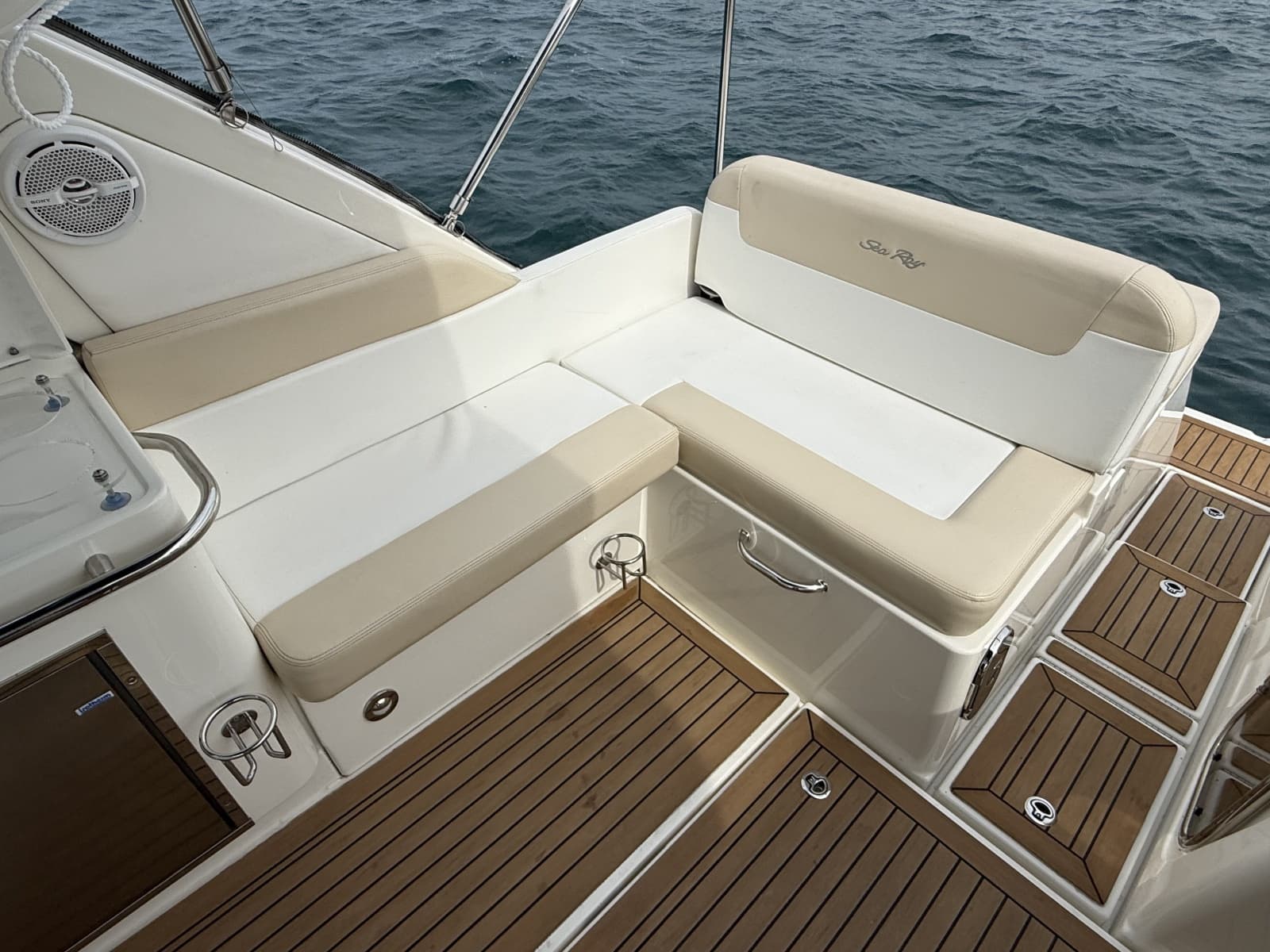 2013 Sea Ray 370 Venture - Photo 18