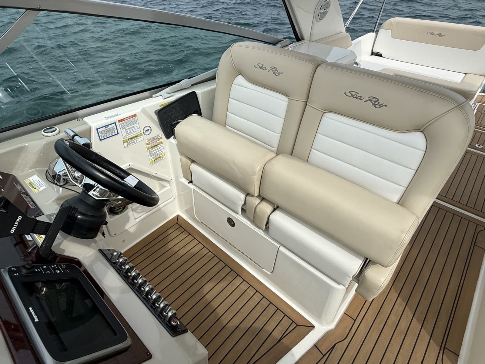 2013 Sea Ray 370 Venture - Photo 19