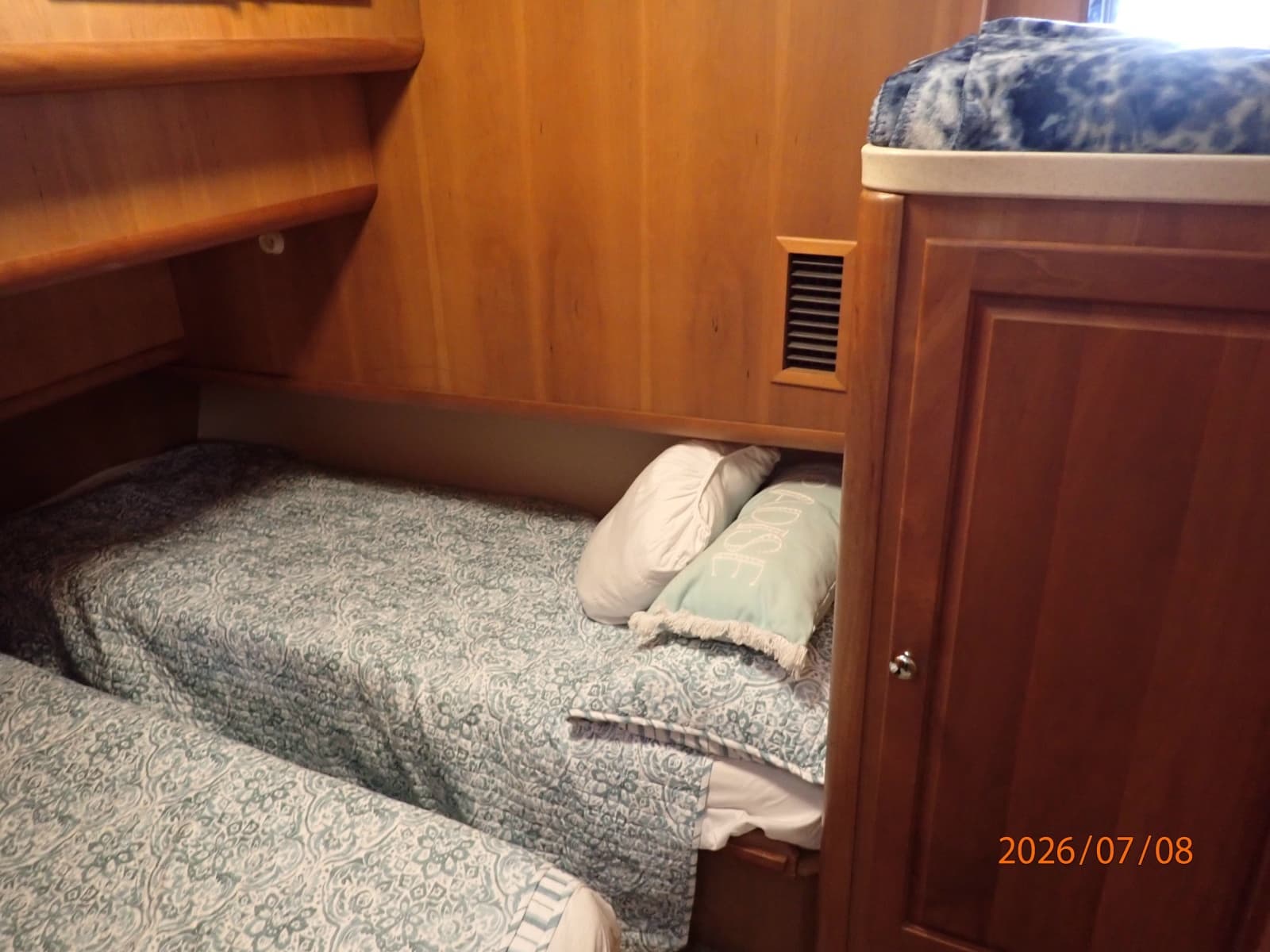 2004 Mainship 400 - Photo 72