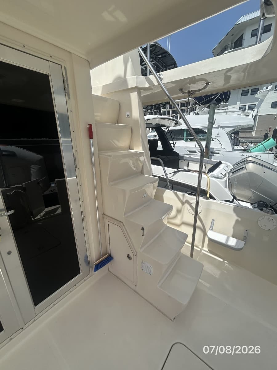 2004 Mainship 400 - Photo 43