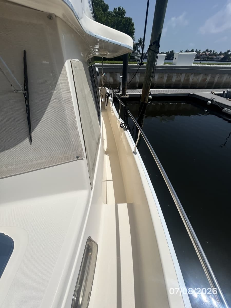 2004 Mainship 400 - Photo 12