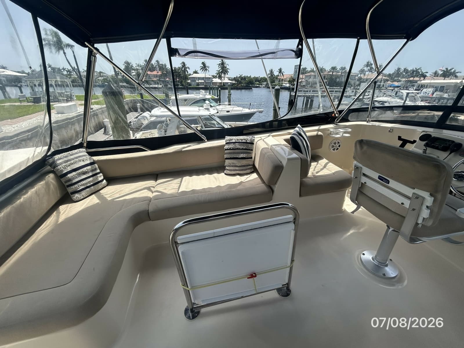 2004 Mainship 400 - Photo 17