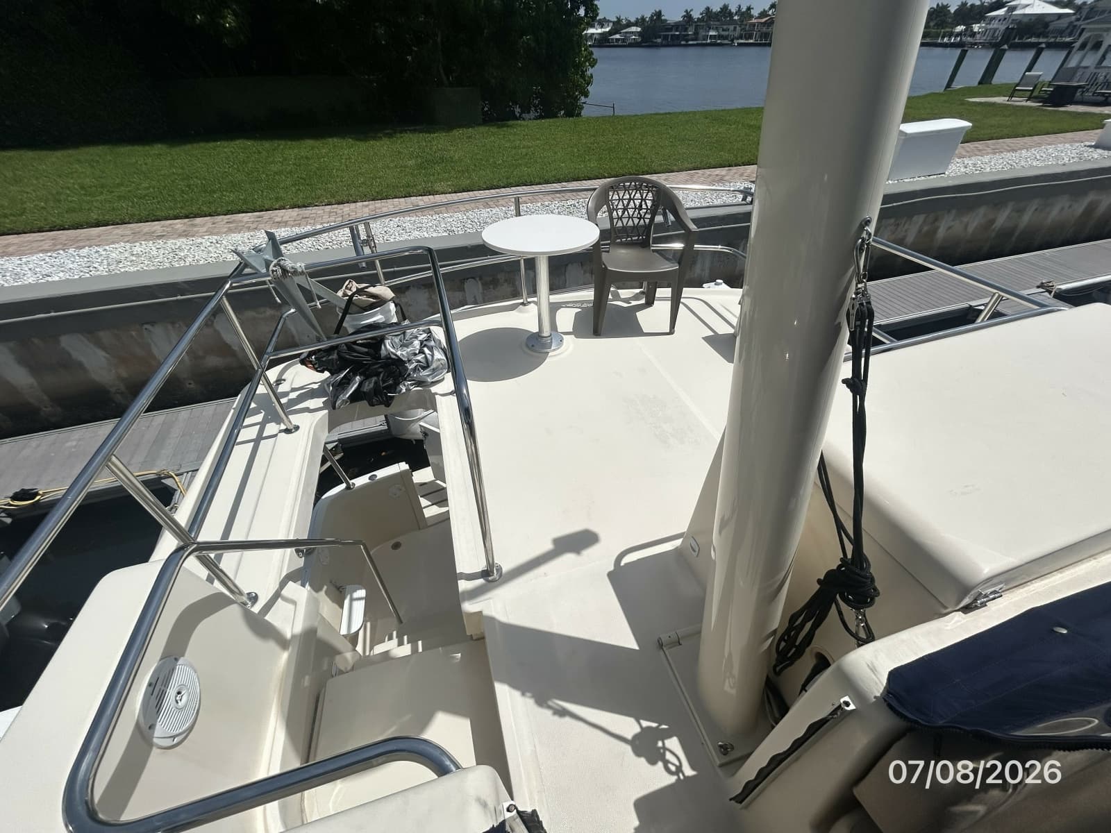 2004 Mainship 400 - Photo 32