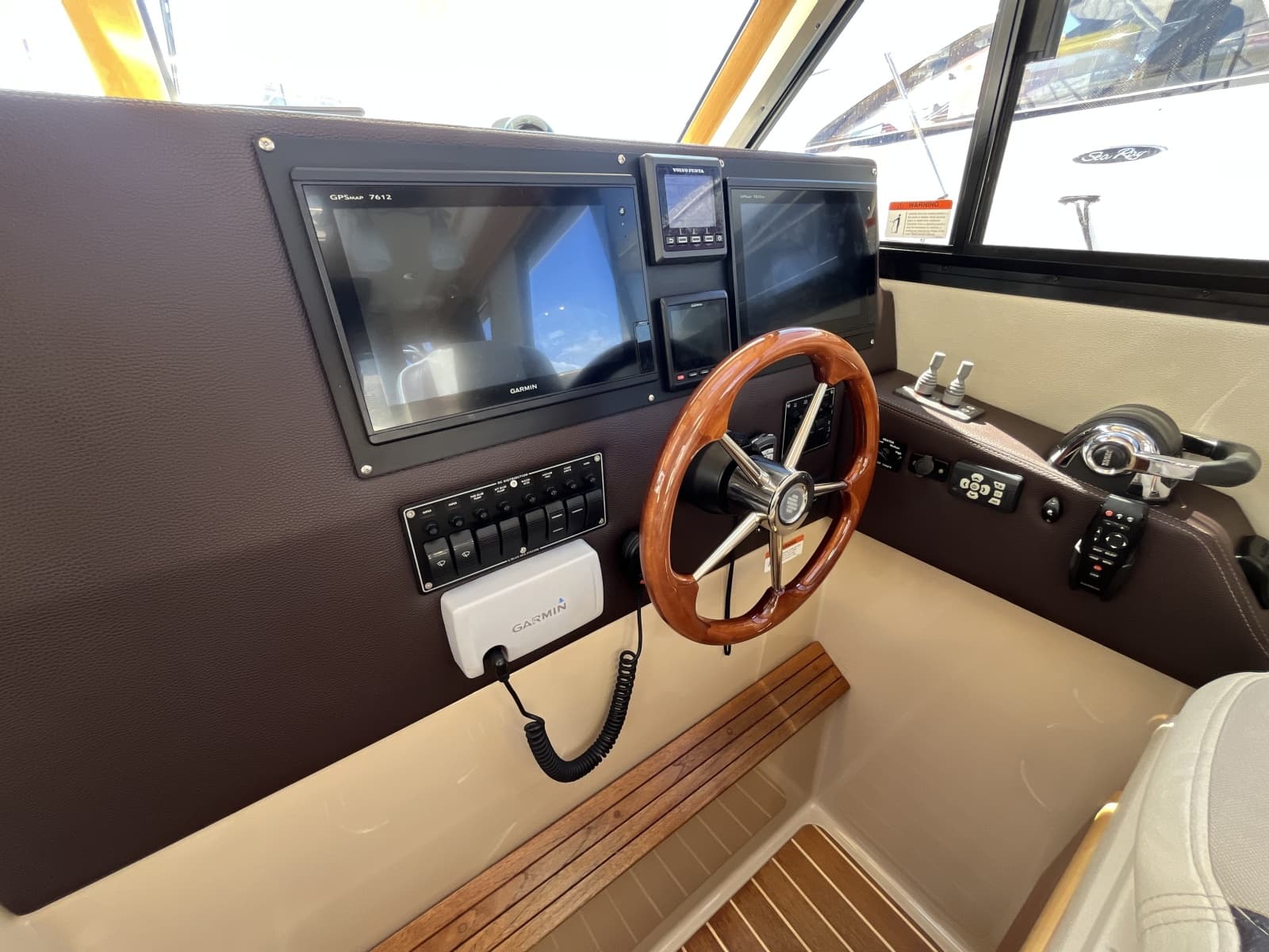 2014 Cutwater C-30 Sedan - Photo 8
