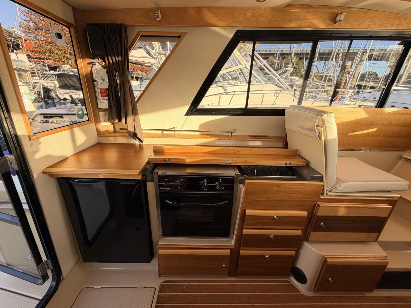 2014 Cutwater C-30 Sedan - Photo 23