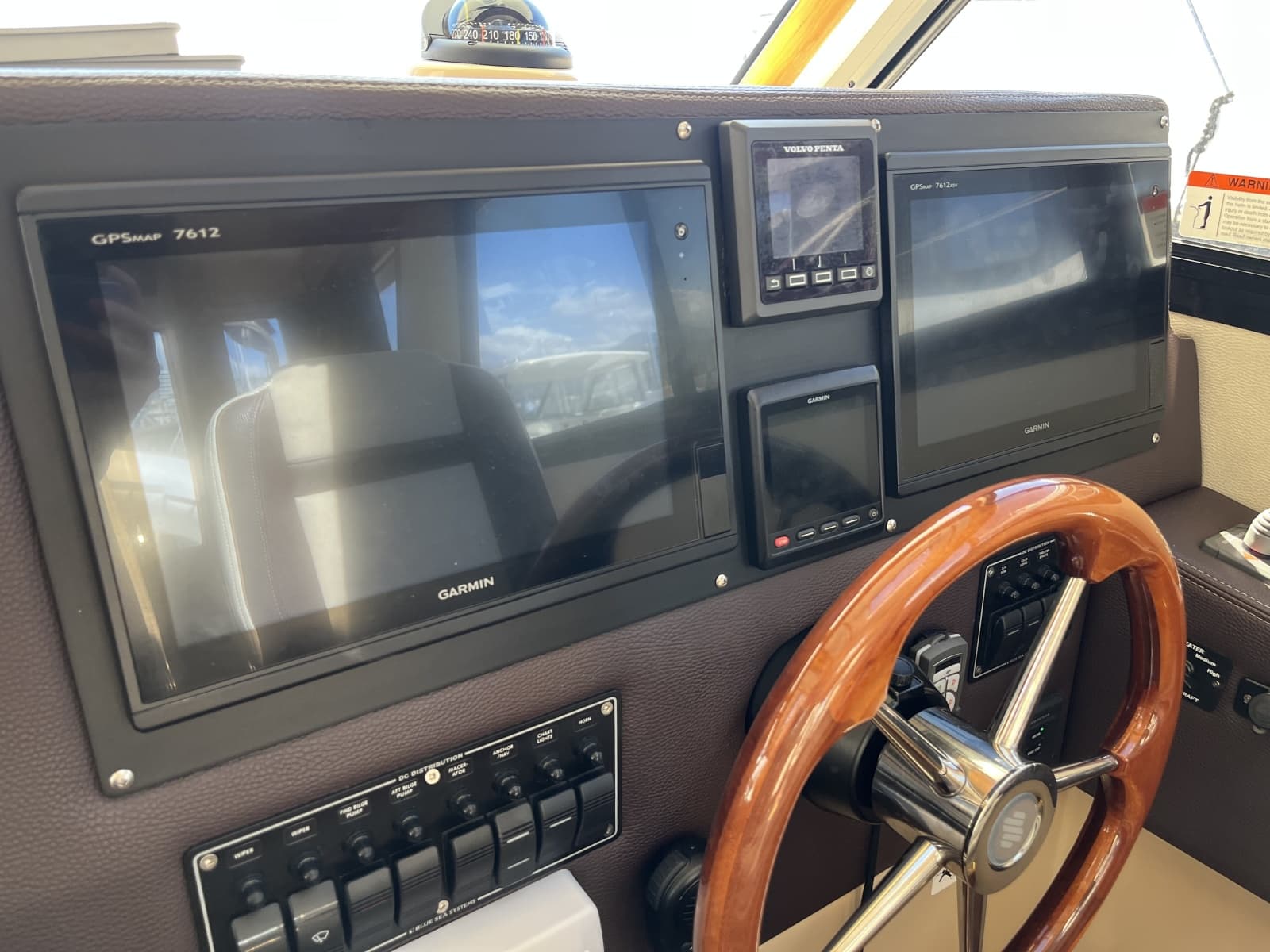 2014 Cutwater C-30 Sedan - Photo 9
