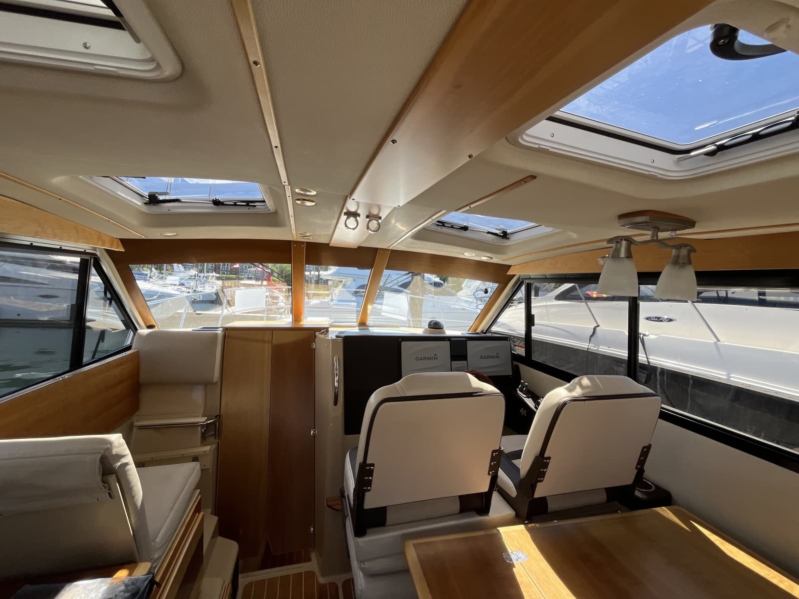 2014 Cutwater C-30 Sedan - Photo 5