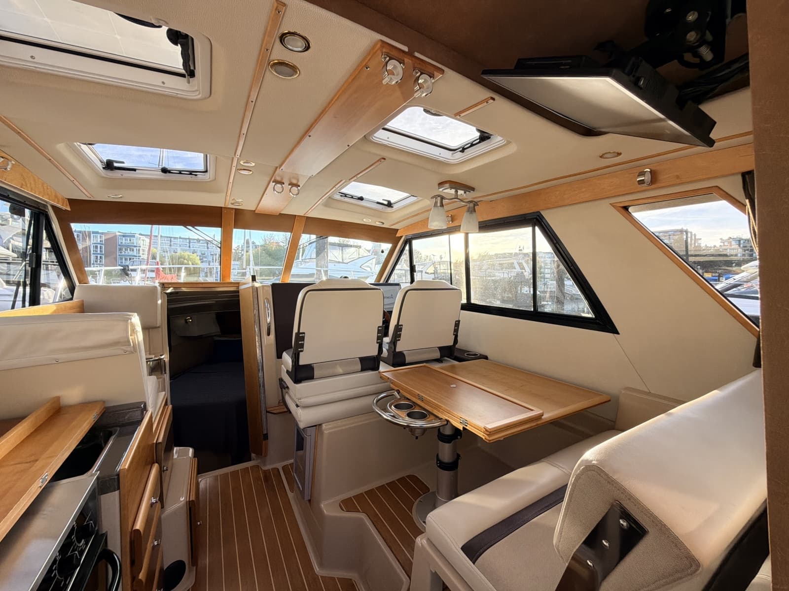 2014 Cutwater C-30 Sedan - Photo 36