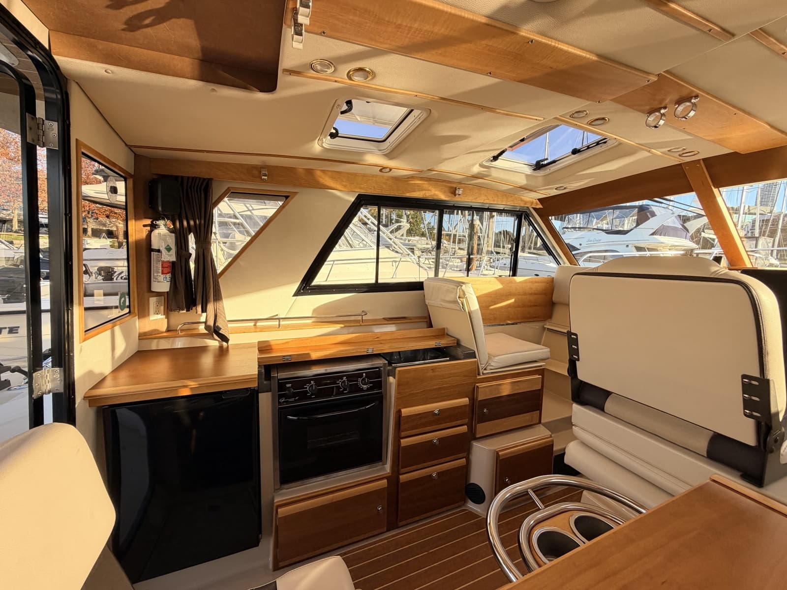2014 Cutwater C-30 Sedan - Photo 21