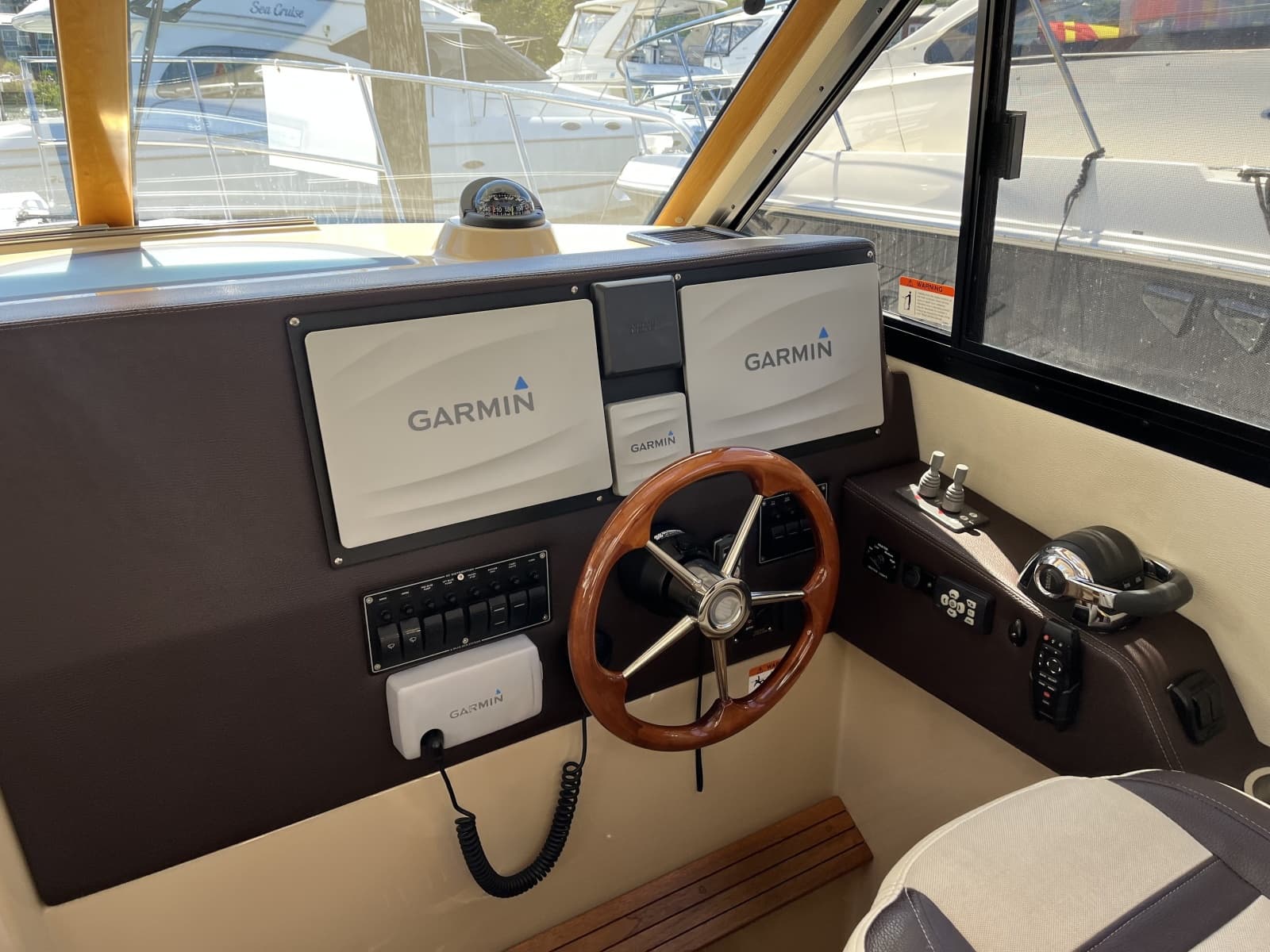 2014 Cutwater C-30 Sedan - Photo 7