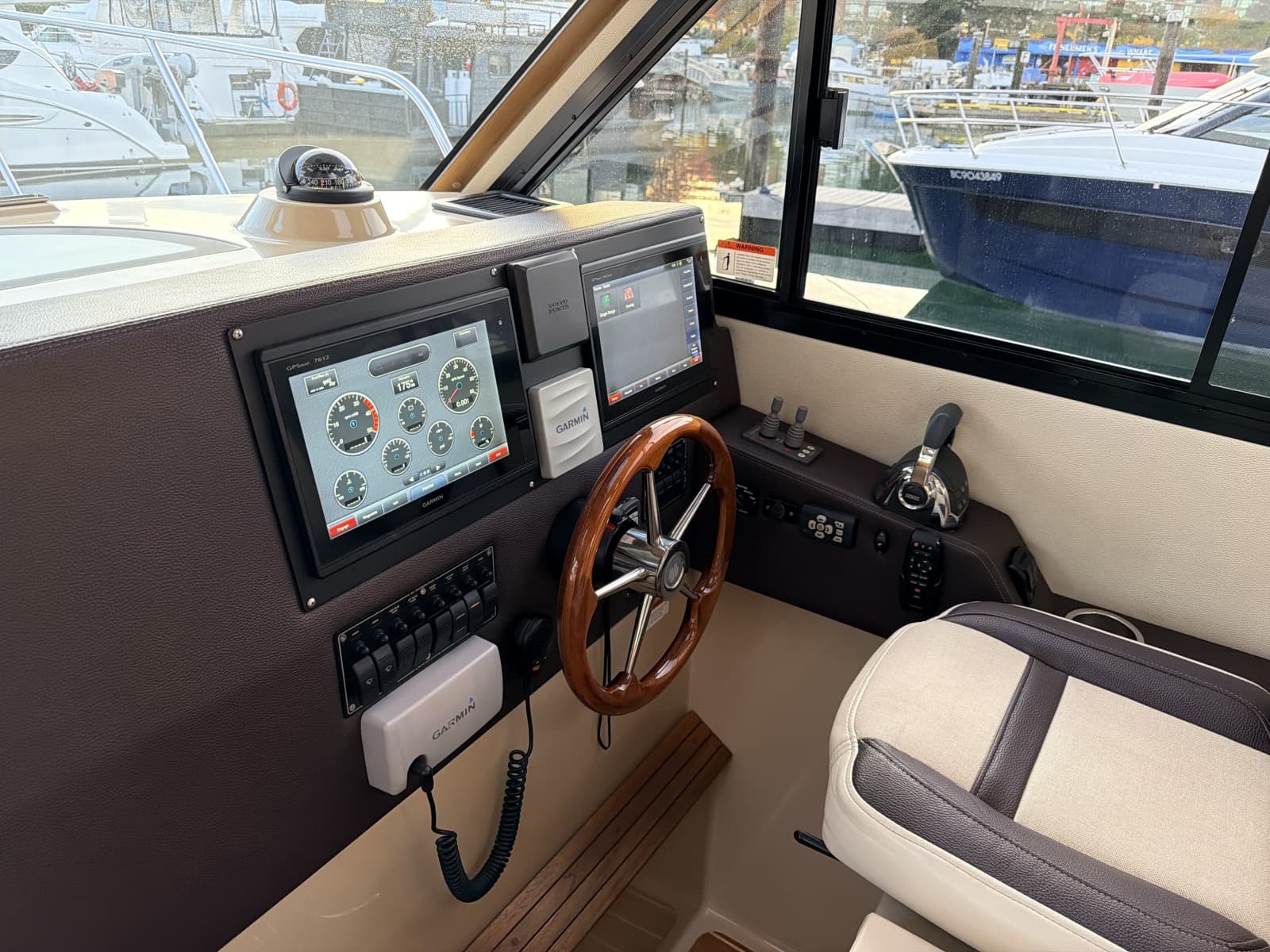 2014 Cutwater C-30 Sedan - Photo 34