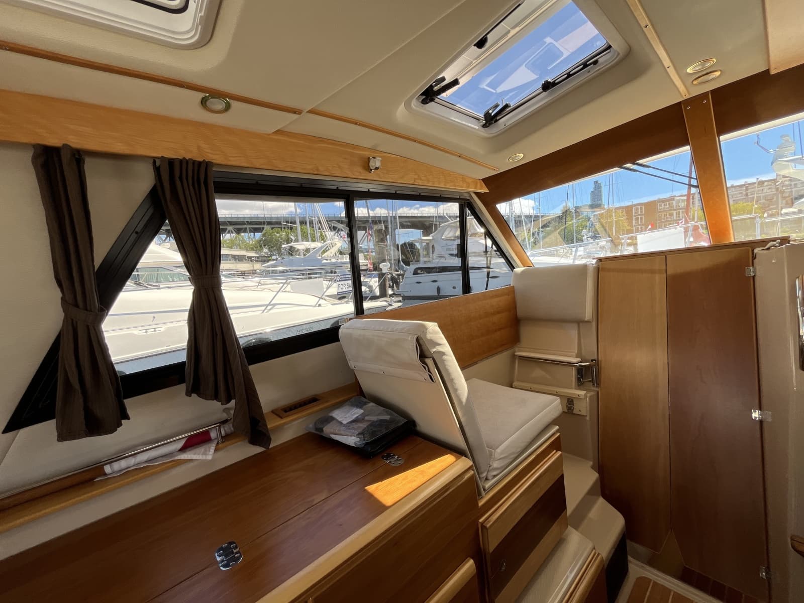 2014 Cutwater C-30 Sedan - Photo 12
