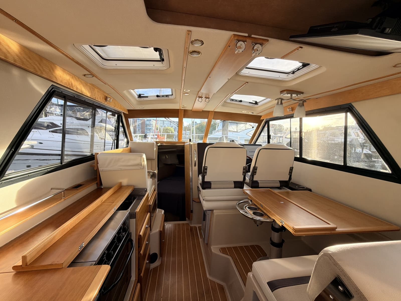 2014 Cutwater C-30 Sedan - Photo 25