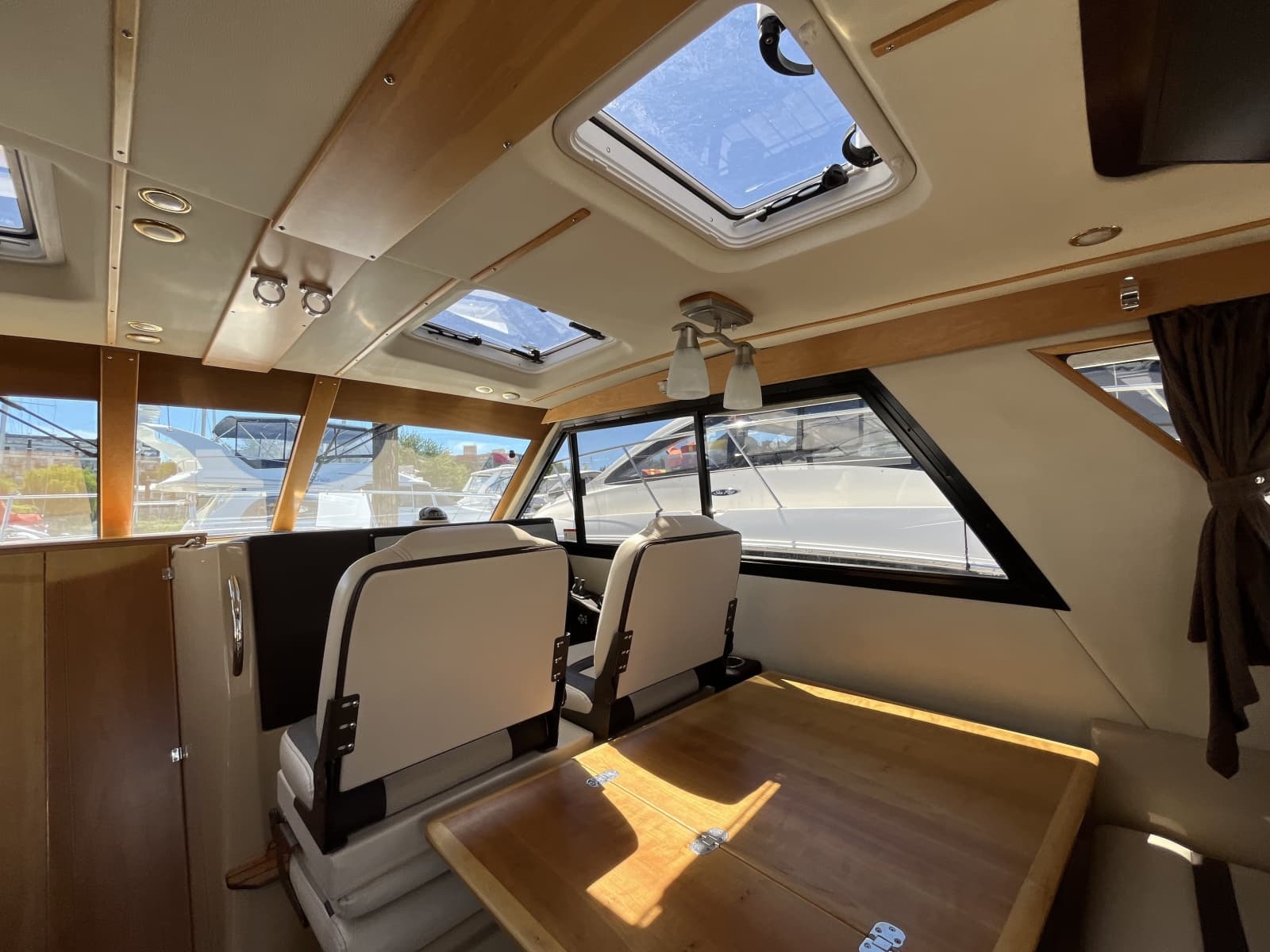 2014 Cutwater C-30 Sedan - Photo 23