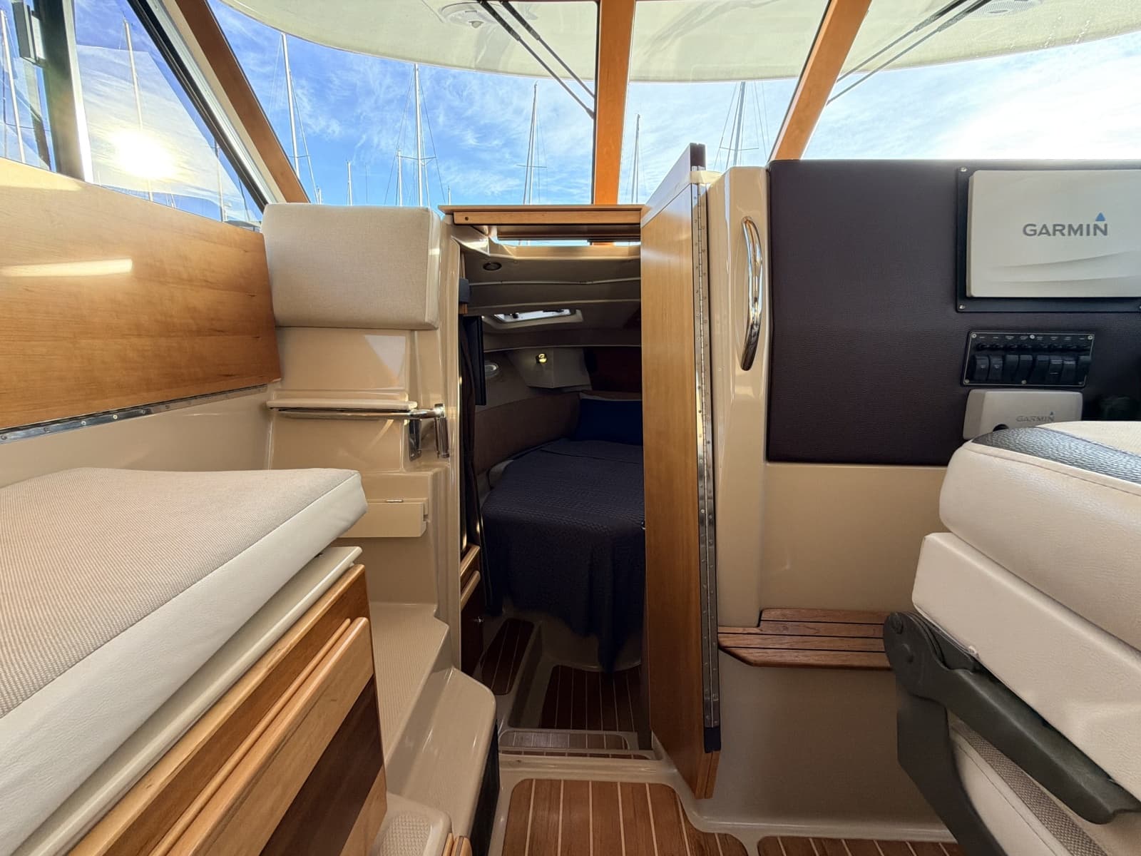 2014 Cutwater C-30 Sedan - Photo 42