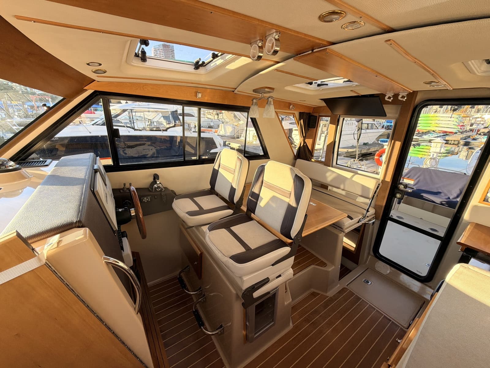 2014 Cutwater C-30 Sedan - Photo 38