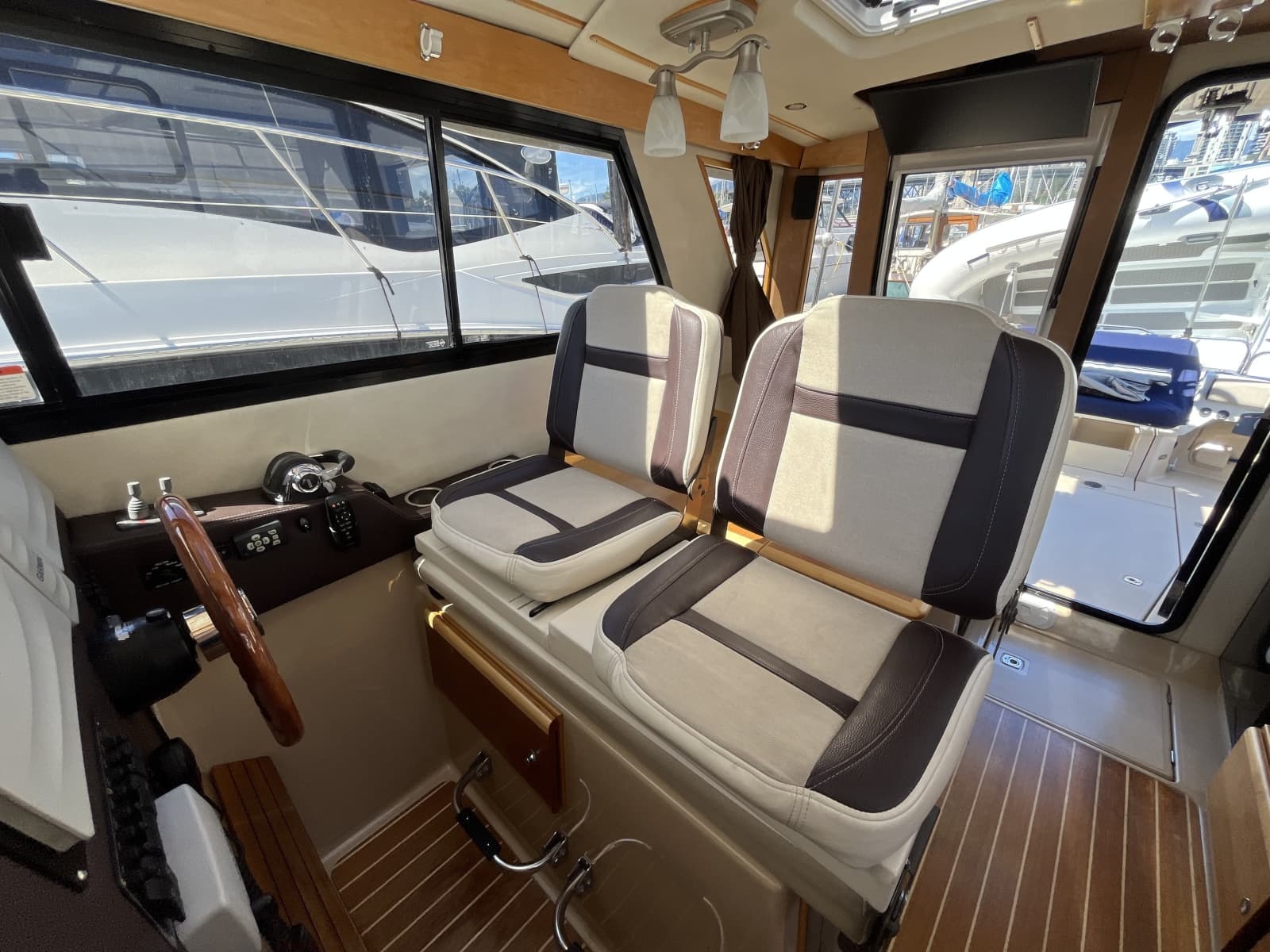 2014 Cutwater C-30 Sedan - Photo 24