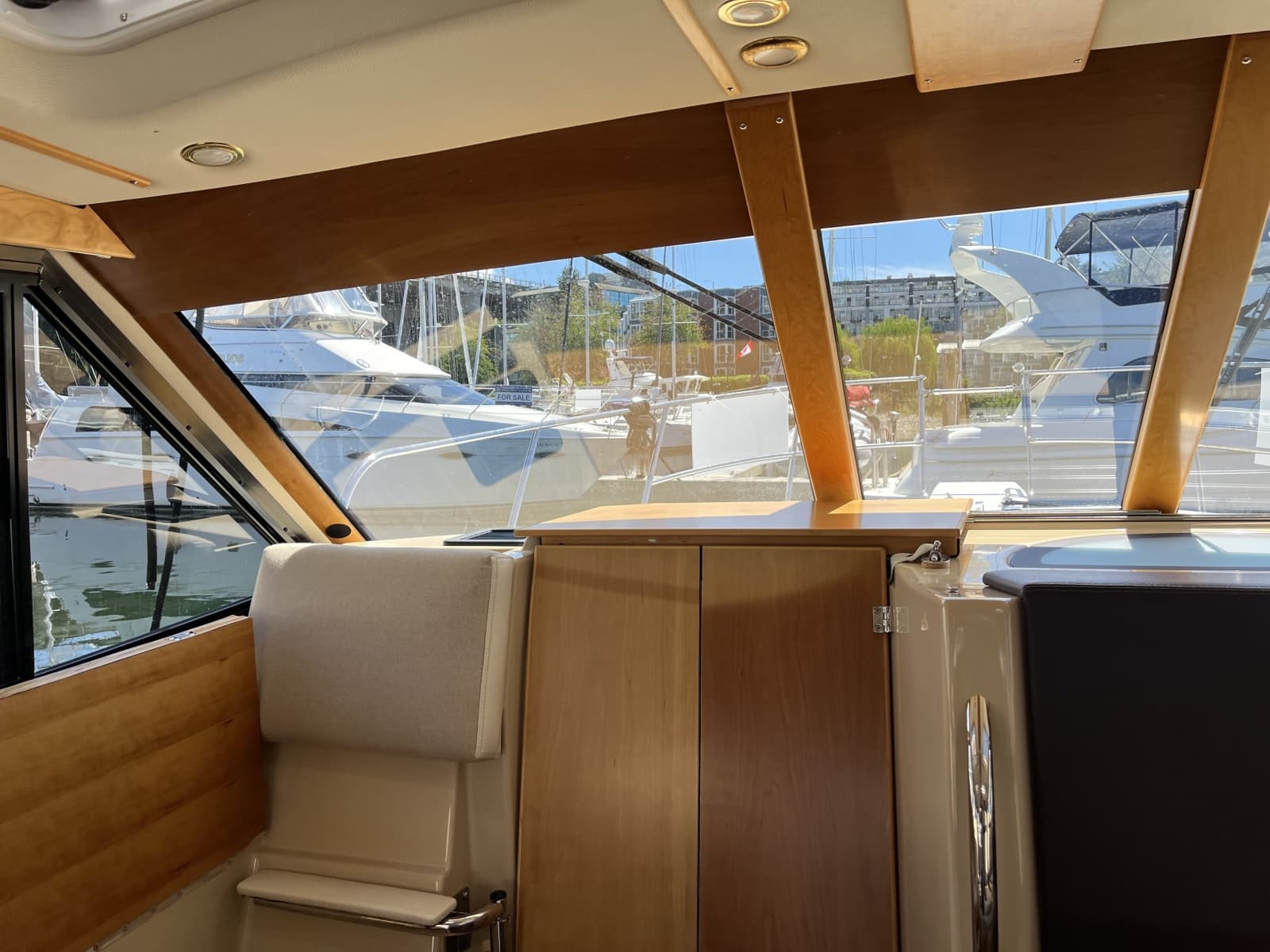 2014 Cutwater C-30 Sedan - Photo 11