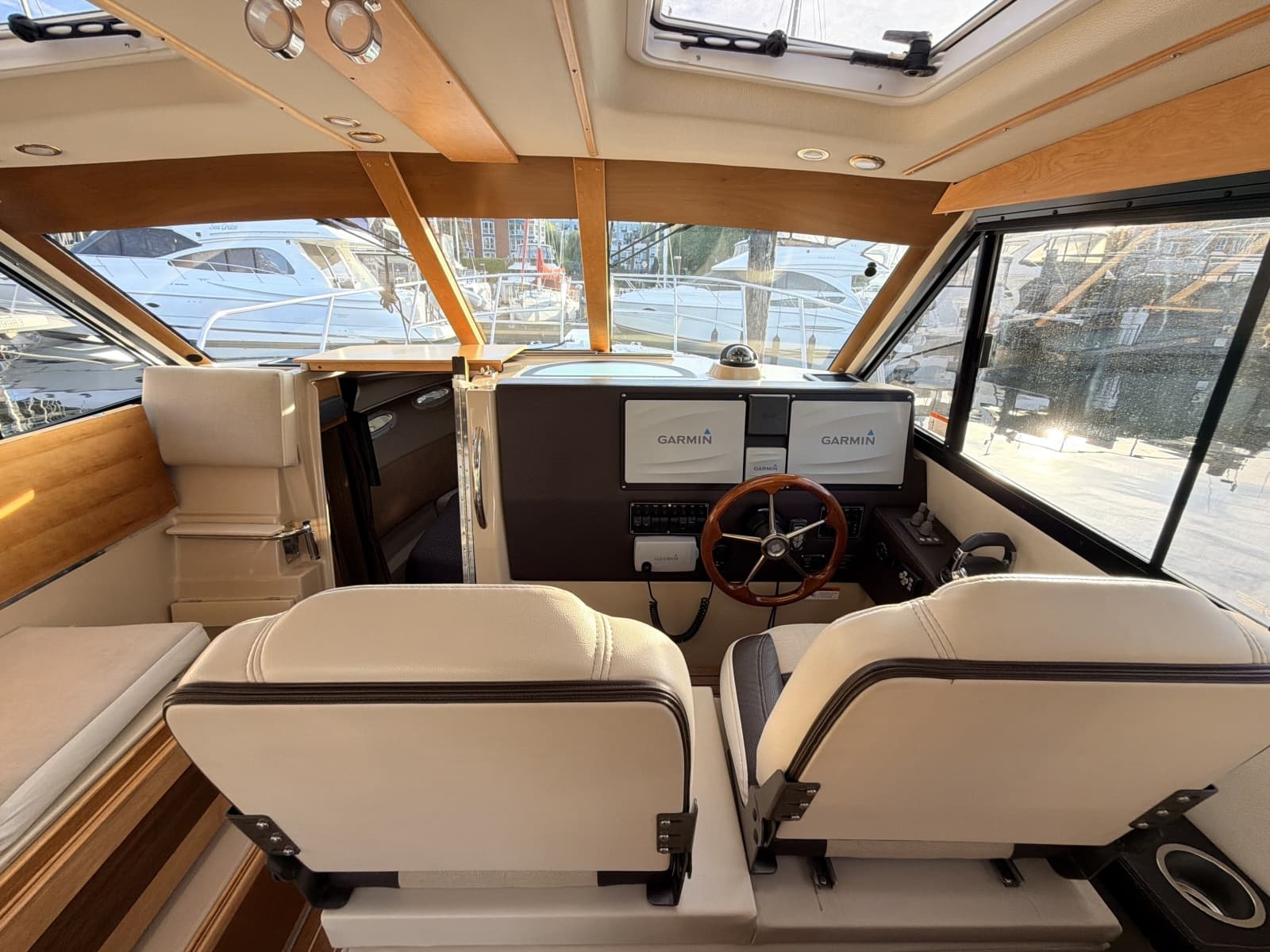 2014 Cutwater C-30 Sedan - Photo 31