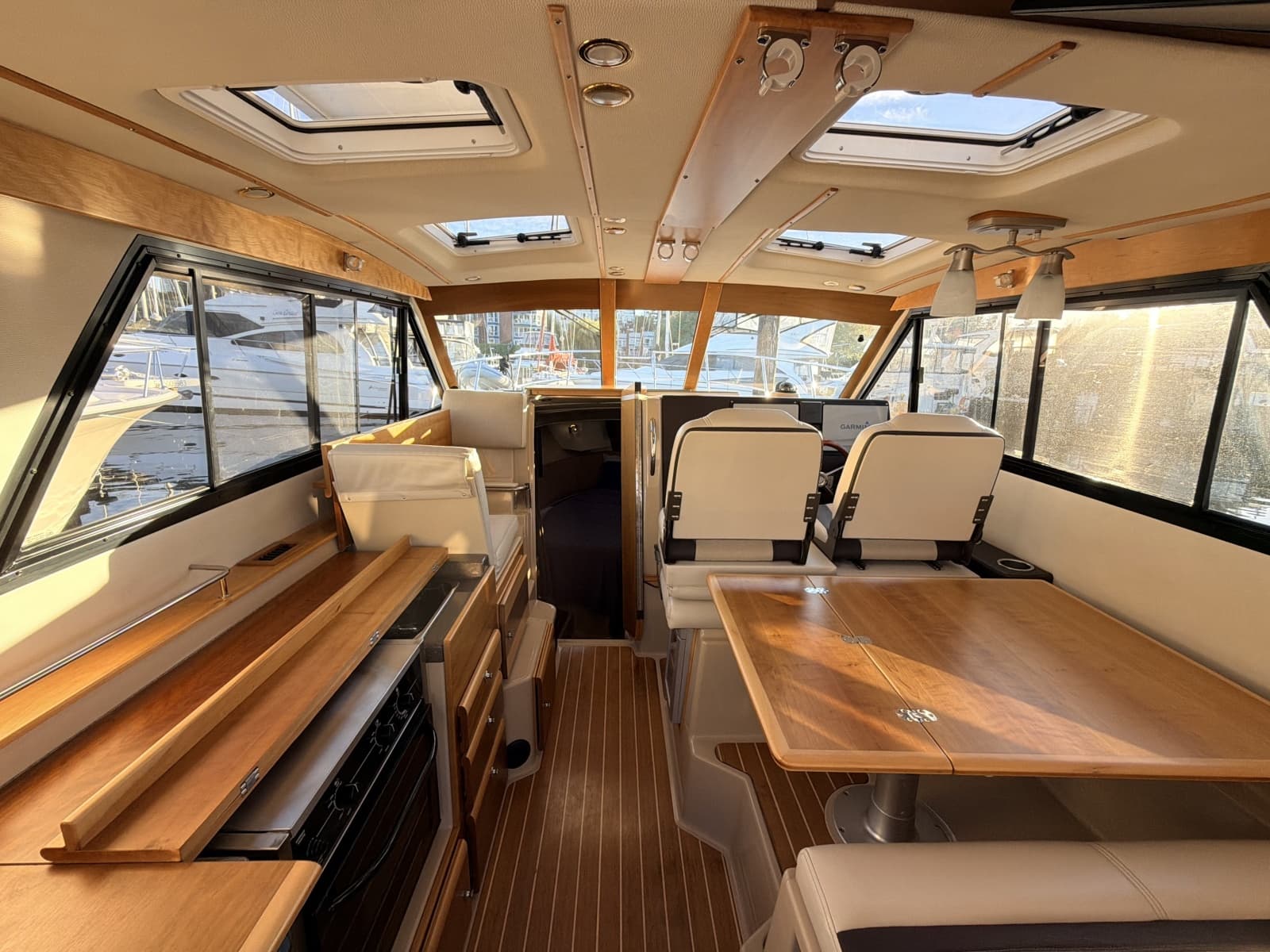 2014 Cutwater C-30 Sedan - Photo 18