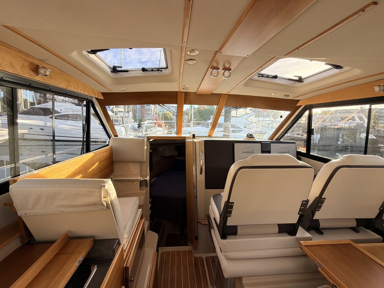 2014 Cutwater C-30 Sedan - Photo 30