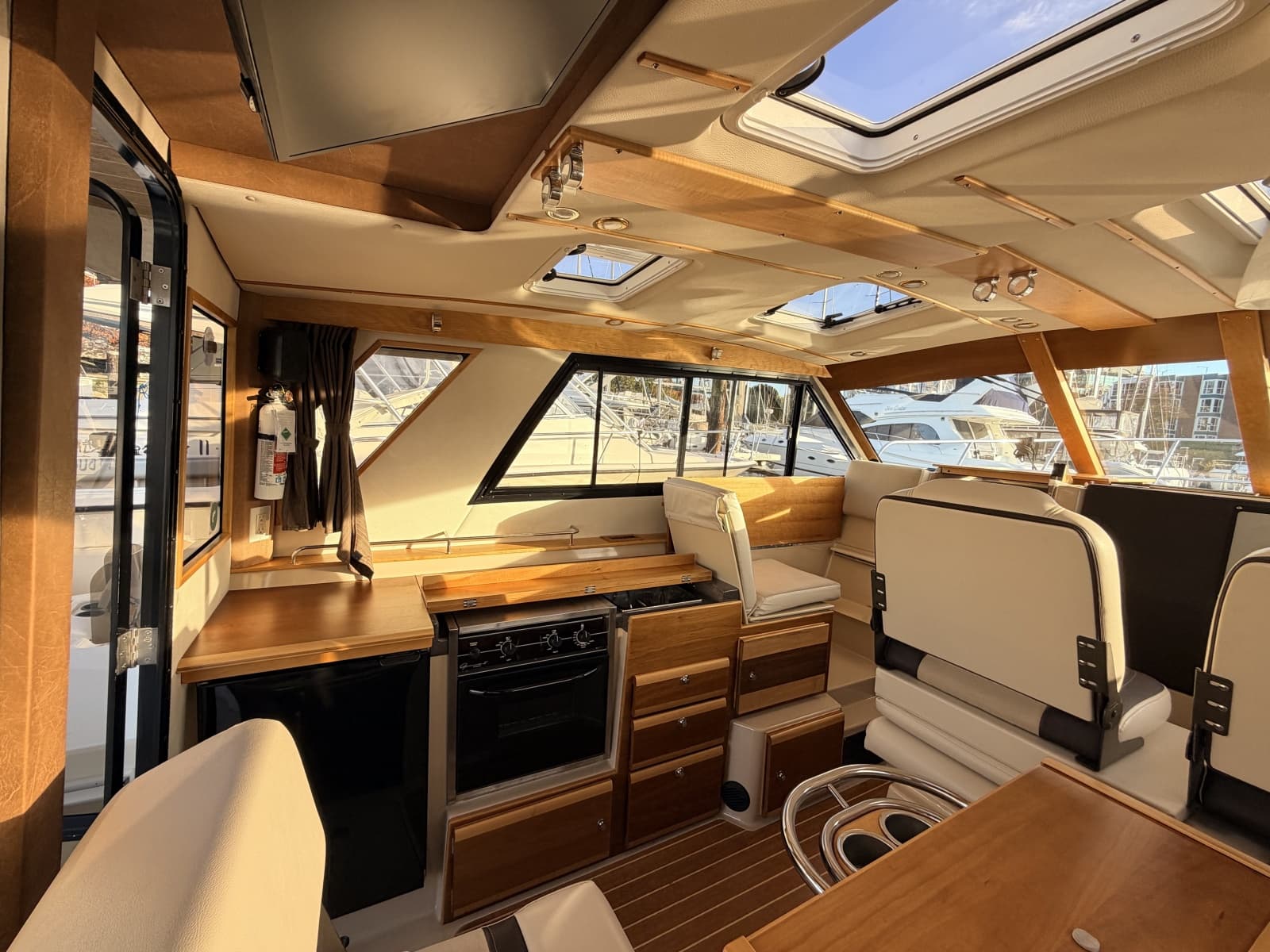 2014 Cutwater C-30 Sedan - Photo 20