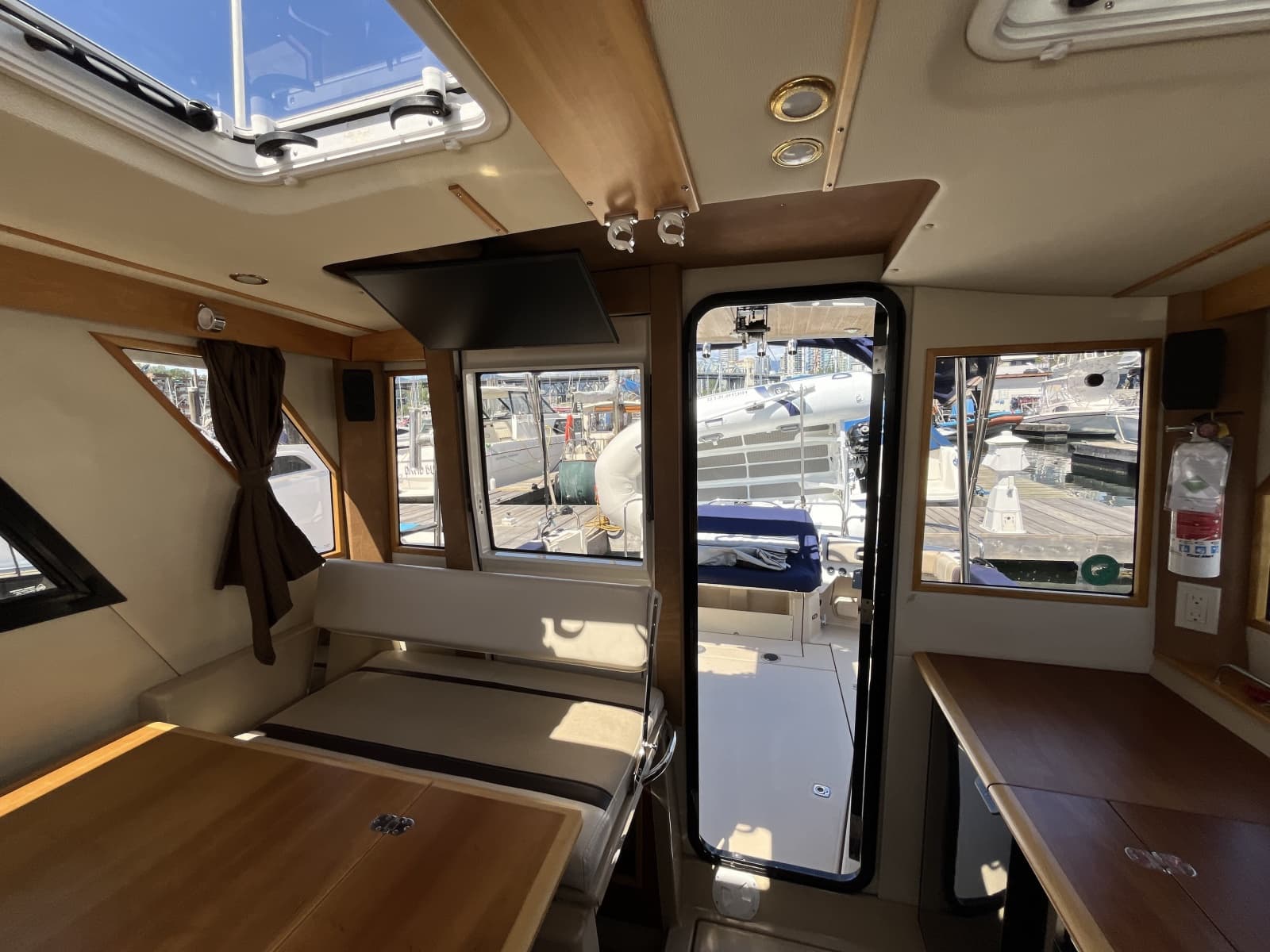 2014 Cutwater C-30 Sedan - Photo 25